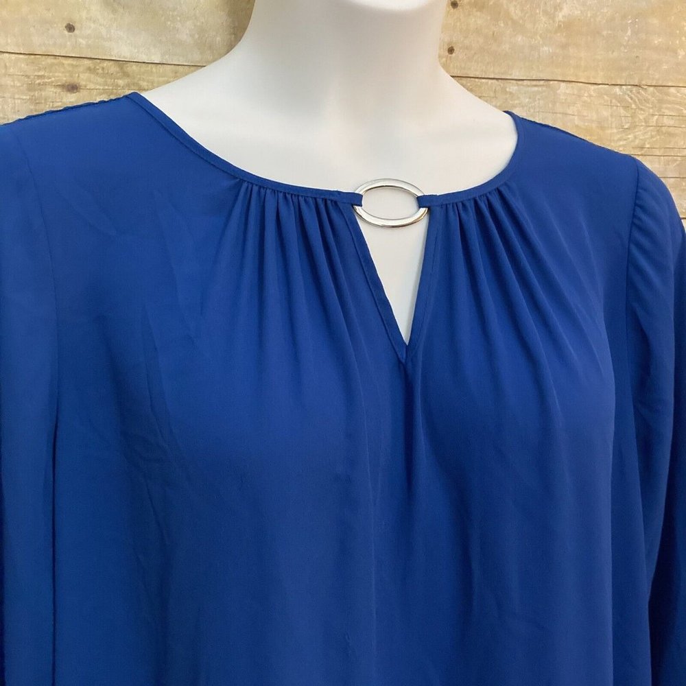 Avenue Size 18 20 Popover Blouse Blue Semi Sheer Keyhole Neck Silver Oval Accent - Picture 5 of 9